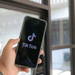 TikTok marketing dla biznesu – viral i sprzedaż