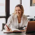 Narzędzia AI dla copywritera – pomoc czy zagrożenie?