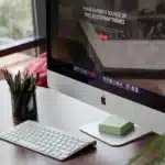 Strona customowa vs gotowy szablon – zalety i wady obu rozwiązań