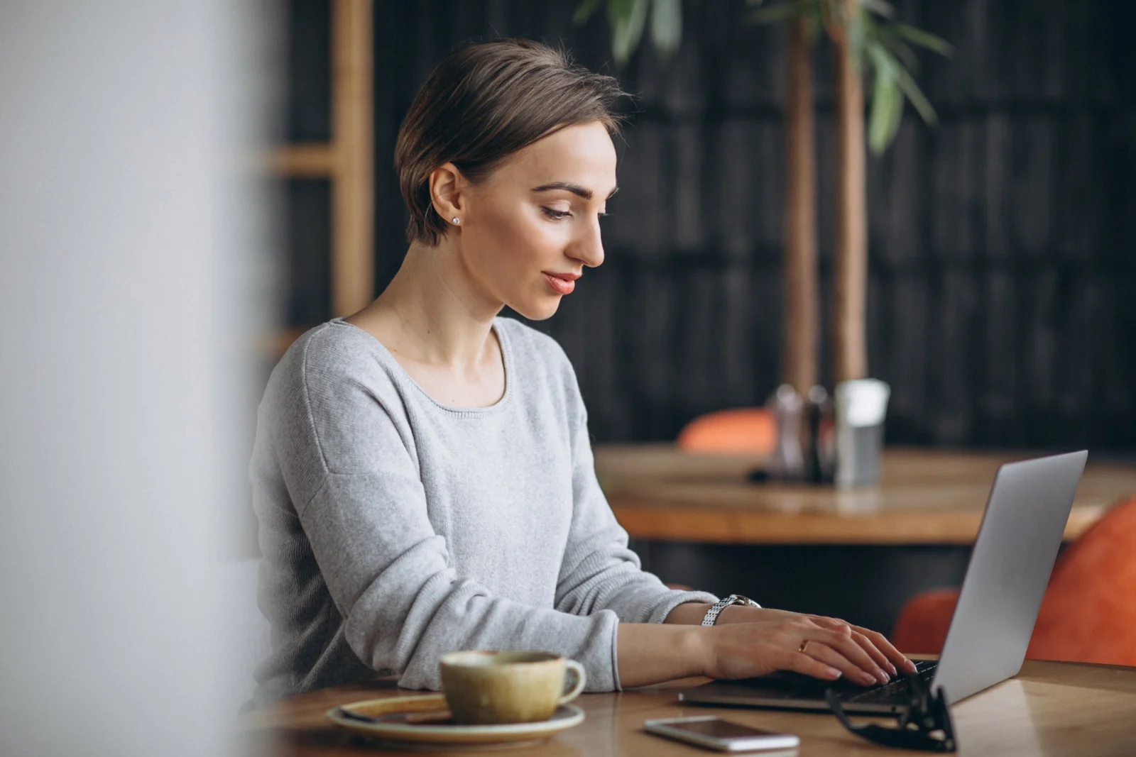 SEO a GEO - czym się różnią i jak je połączyć? 2 Różnice pomiędzy SEO a GEO